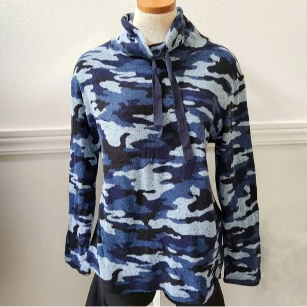 Kenneth Cole Reaction Womens camo Funnel Neck pullover - Picture 3 of 16